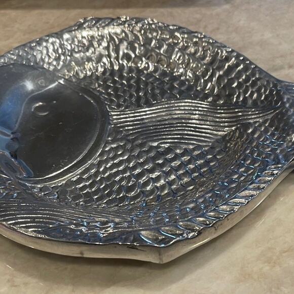 Holland Boone Fish aluminum serving Tray 10” EUC - Picture 3 of 10
